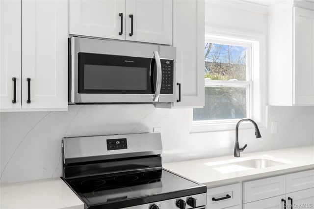 32 Flintlock Drive, Shirley, NY 11967