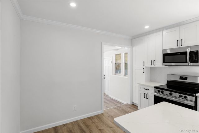 32 Flintlock Drive, Shirley, NY 11967