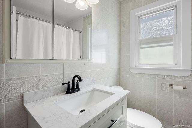 32 Flintlock Drive, Shirley, NY 11967