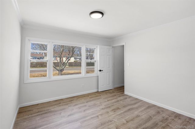 32 Flintlock Drive, Shirley, NY 11967