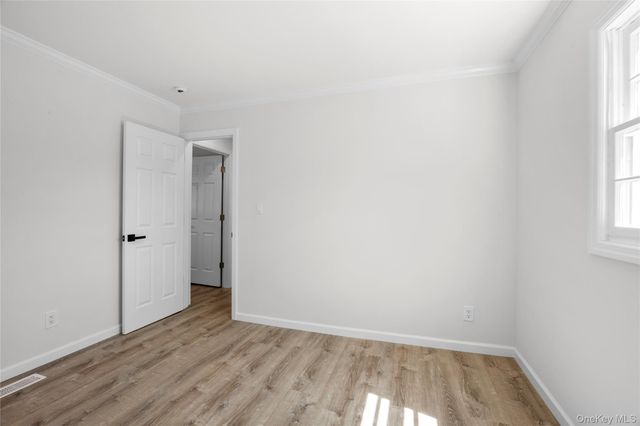 32 Flintlock Drive, Shirley, NY 11967