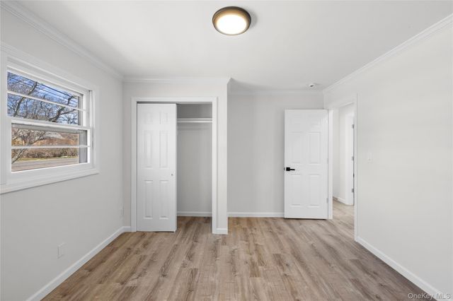 32 Flintlock Drive, Shirley, NY 11967