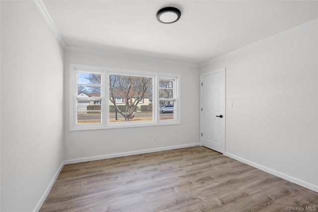 32 Flintlock Drive, Shirley, NY 11967