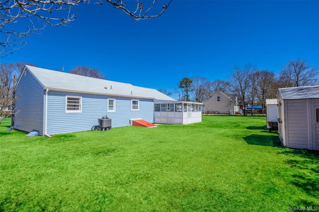 32 Flintlock Drive, Shirley, NY 11967