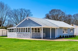 32 Flintlock Drive, Shirley, NY 11967