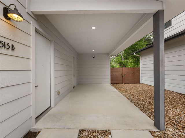 513 W Croslin ST B, Austin, TX 78752