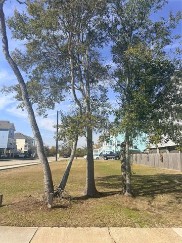 1329 N Meyer Avenue, Seabrook, TX 77586