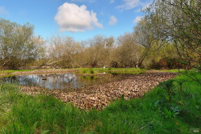 755 Watertrough Rd, Sebastopol, CA 95472