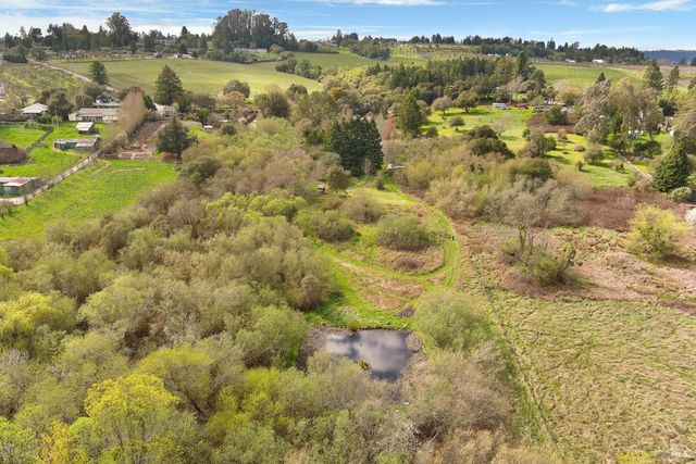 755 Watertrough Rd, Sebastopol, CA 95472