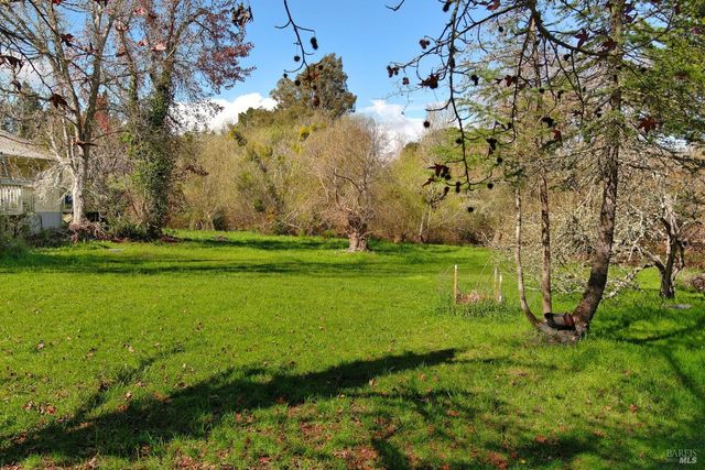 755 Watertrough Rd, Sebastopol, CA 95472