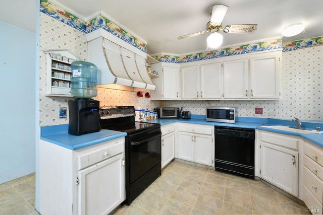 755 Watertrough Rd, Sebastopol, CA 95472