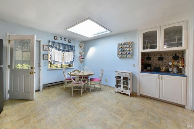 755 Watertrough Rd, Sebastopol, CA 95472