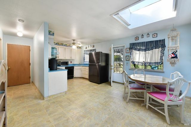 755 Watertrough Rd, Sebastopol, CA 95472