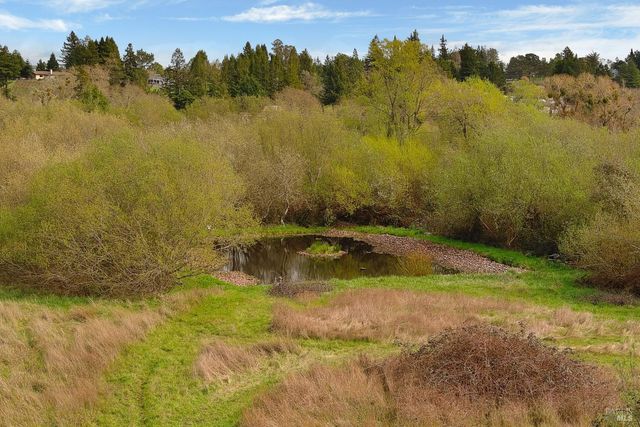 755 Watertrough Rd, Sebastopol, CA 95472