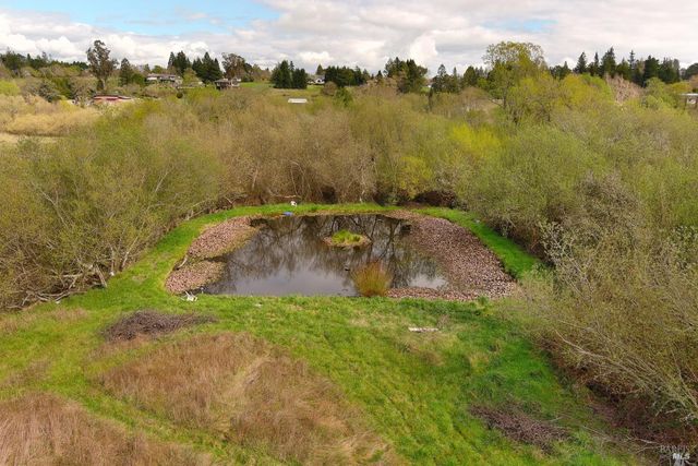 755 Watertrough Rd, Sebastopol, CA 95472