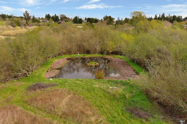 755 Watertrough Rd, Sebastopol, CA 95472