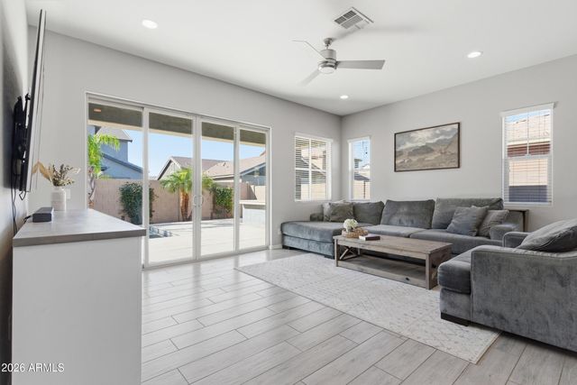 3147 E BLOOMFIELD Parkway, Gilbert, AZ 85296