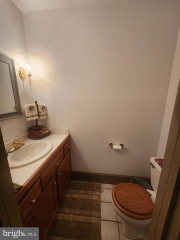 827 HORNIG RD, Lancaster, PA 17601