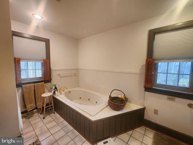 827 HORNIG RD, Lancaster, PA 17601