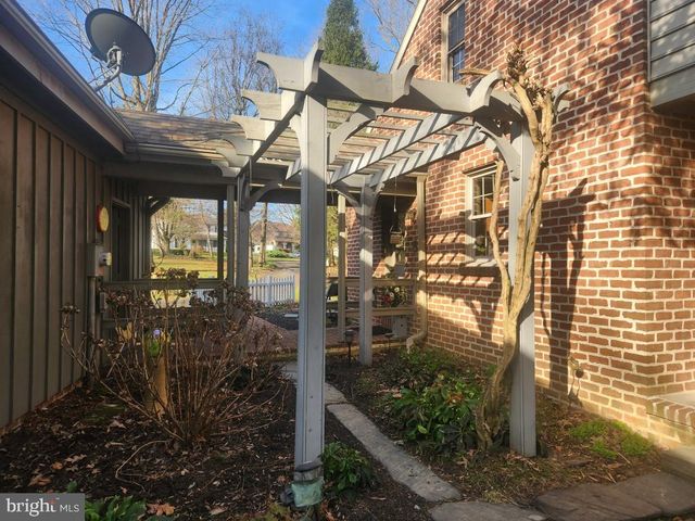 827 HORNIG RD, Lancaster, PA 17601