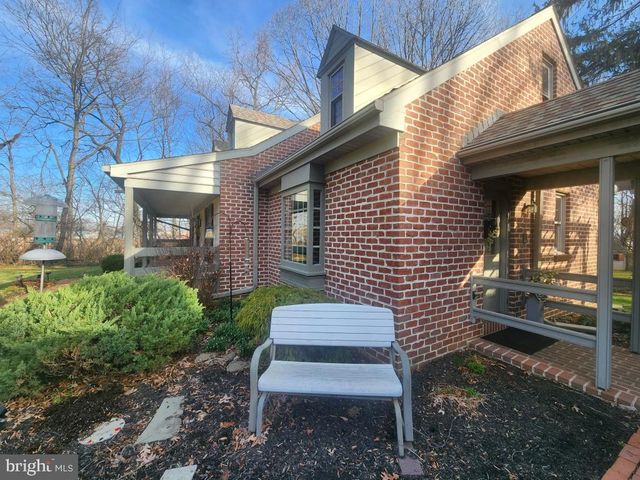827 HORNIG RD, Lancaster, PA 17601