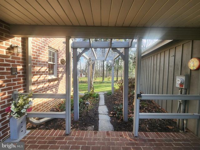 827 HORNIG RD, Lancaster, PA 17601