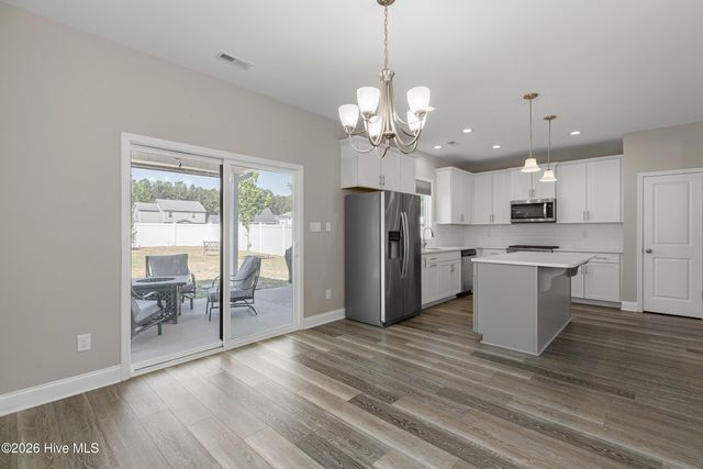 411 Jasmine Way, Burgaw, NC 28425