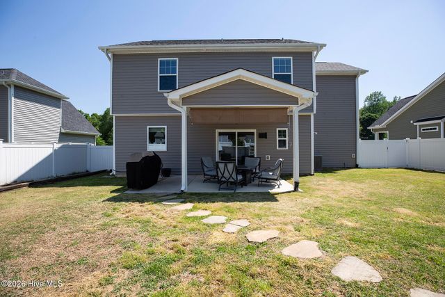 411 Jasmine Way, Burgaw, NC 28425