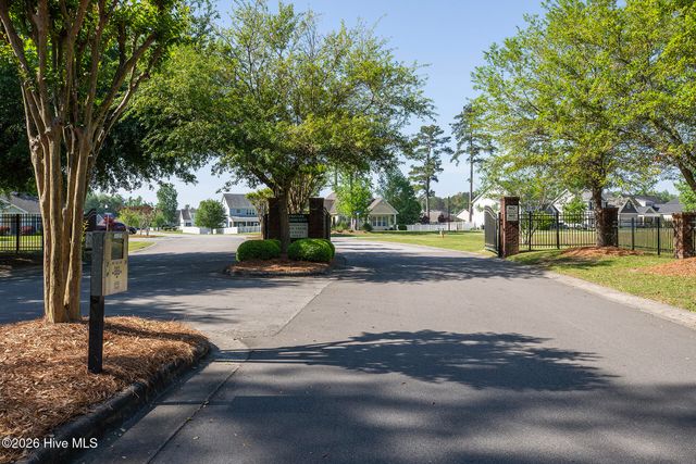411 Jasmine Way, Burgaw, NC 28425