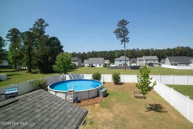 411 Jasmine Way, Burgaw, NC 28425