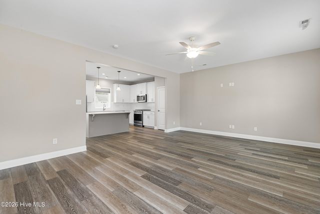 411 Jasmine Way, Burgaw, NC 28425