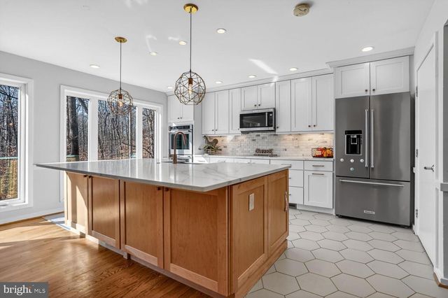 2599 TREE HOUSE DR, Woodbridge, VA 22192