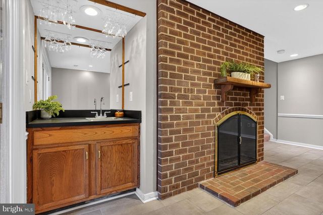 2599 TREE HOUSE DR, Woodbridge, VA 22192