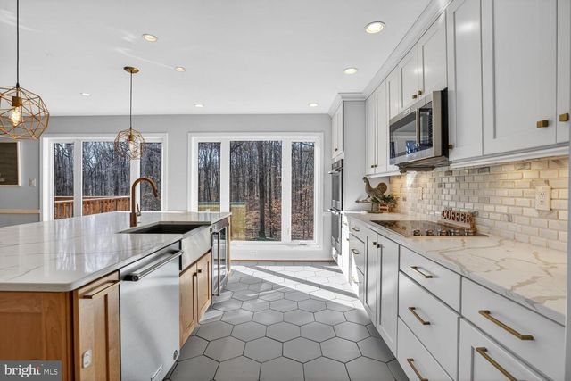 2599 TREE HOUSE DR, Woodbridge, VA 22192