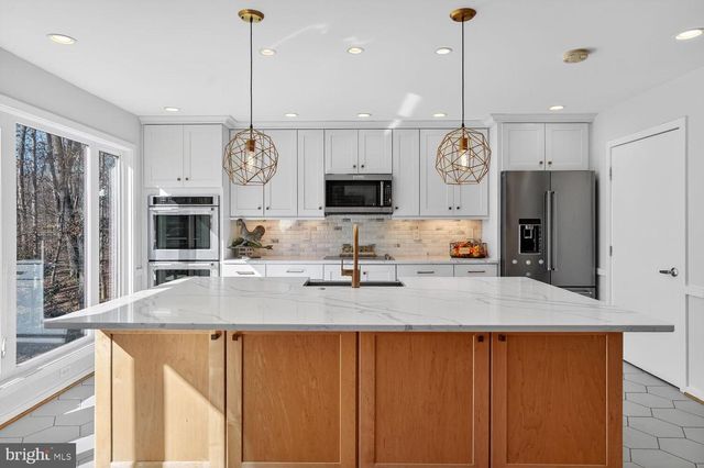 2599 TREE HOUSE DR, Woodbridge, VA 22192