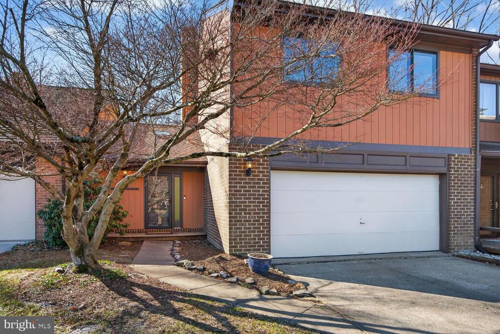 2599 TREE HOUSE DR, Woodbridge, VA 22192