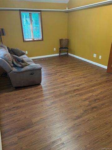 55 Glenacom Road, Mahopac, NY 10541