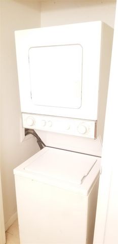 3015 Walnut Bend Lane 33, Houston, TX 77042