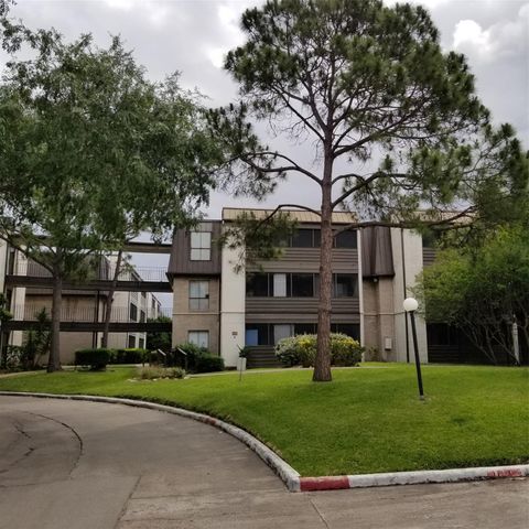 3015 Walnut Bend Lane 33, Houston, TX 77042