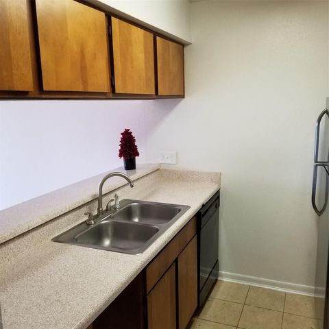 3015 Walnut Bend Lane 33, Houston, TX 77042