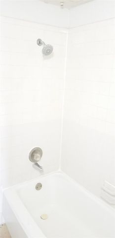 3015 Walnut Bend Lane 33, Houston, TX 77042