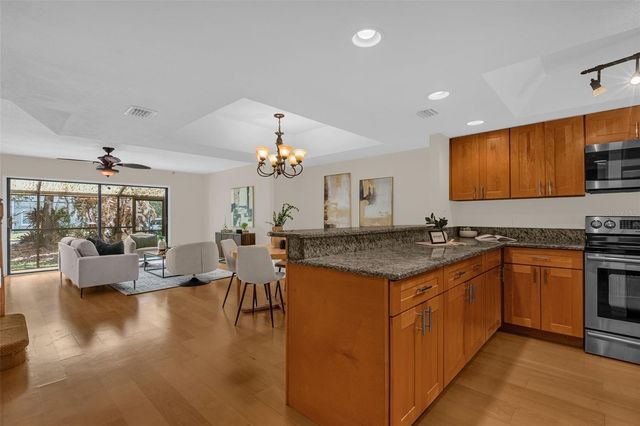 340 KILLARNEY BAY COURT 4-4, Winter Park, FL 32789