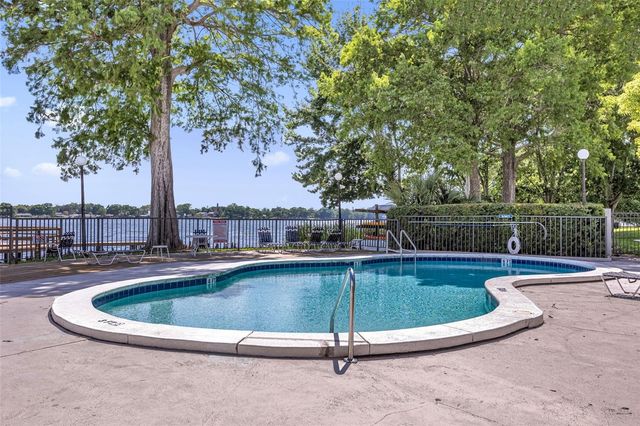 340 KILLARNEY BAY COURT 4-4, Winter Park, FL 32789