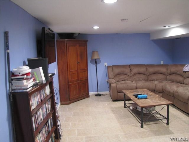 15 Hillcrest Drive, Amherst, NY 14226