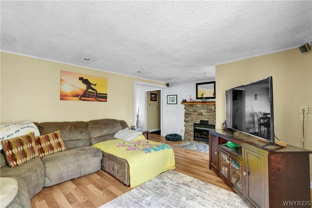 15 Hillcrest Drive, Amherst, NY 14226