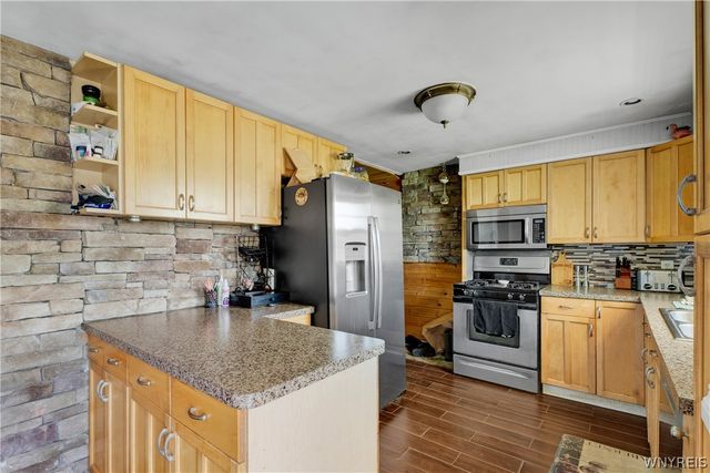 15 Hillcrest Drive, Amherst, NY 14226