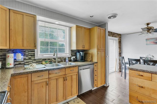 15 Hillcrest Drive, Amherst, NY 14226