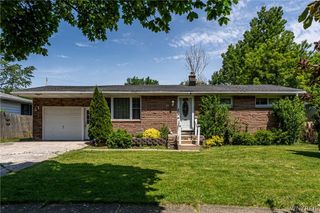 15 Hillcrest Drive, Amherst, NY 14226