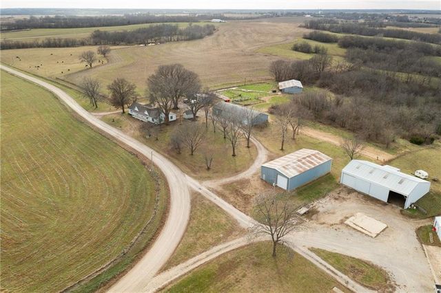 64 SW 401st Road, Centerview, MO 64019