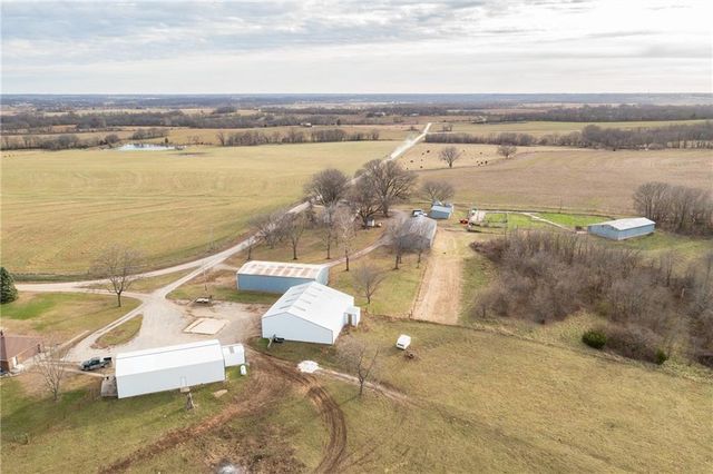 64 SW 401st Road, Centerview, MO 64019